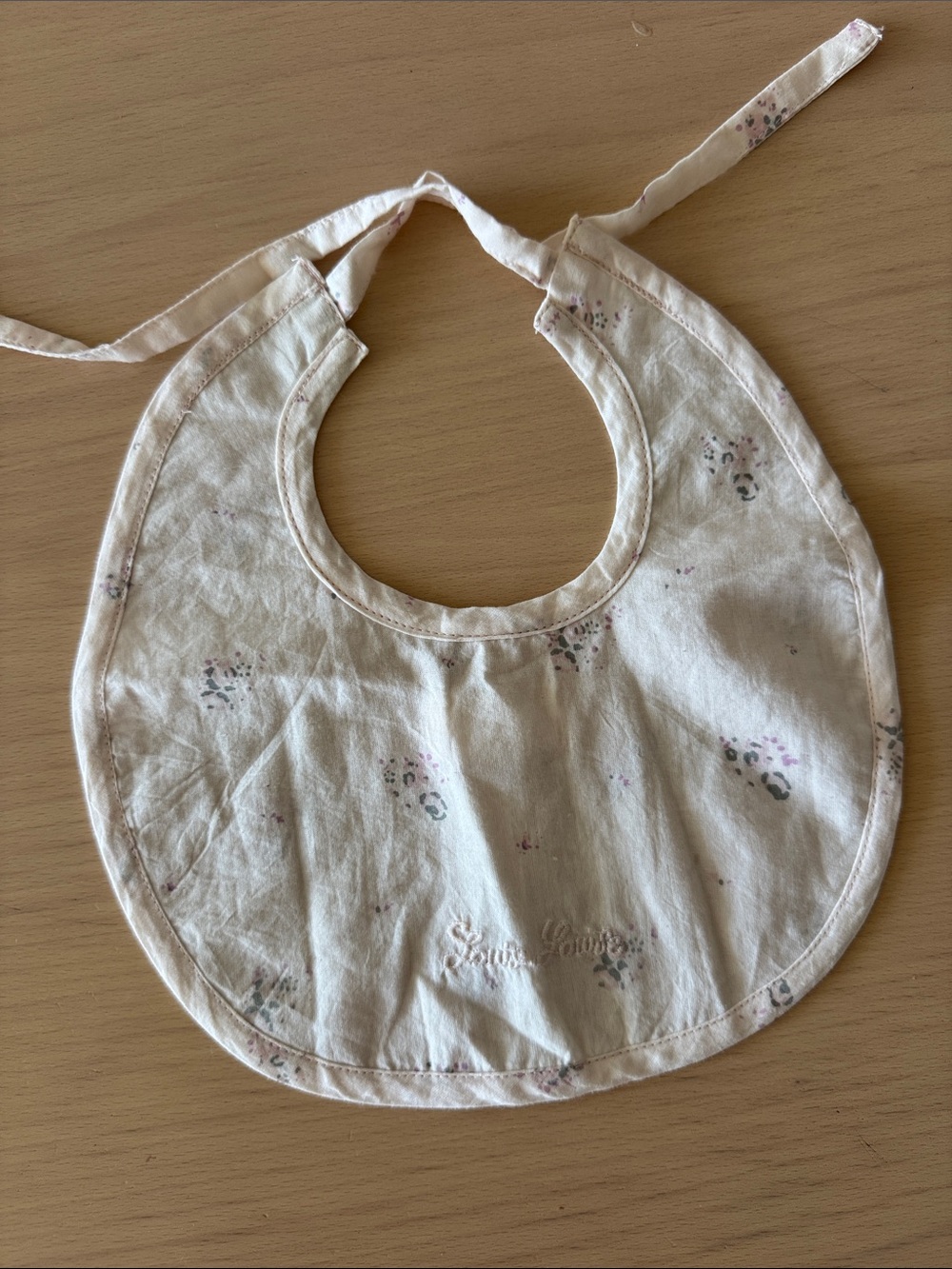 Baby Bib - Cream light pink Floral Tie-Neck Design / Louis Louise Paris